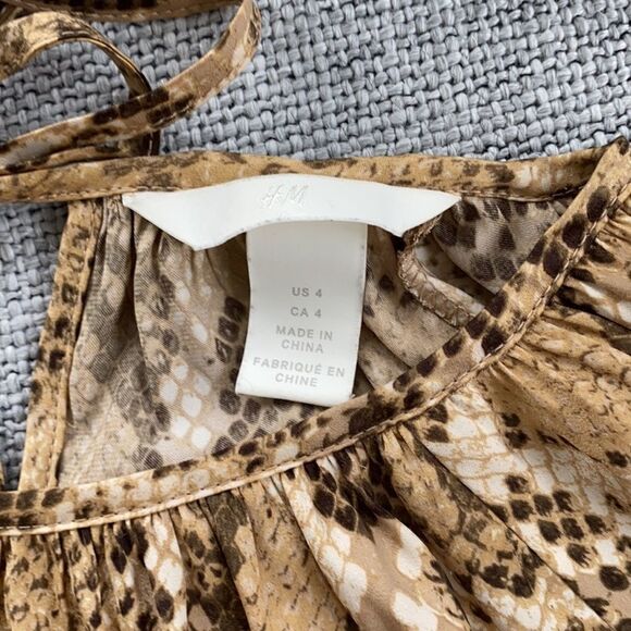 H&M Smocked Python Print Peplum Blouse Size Small - Picture 3 of 6